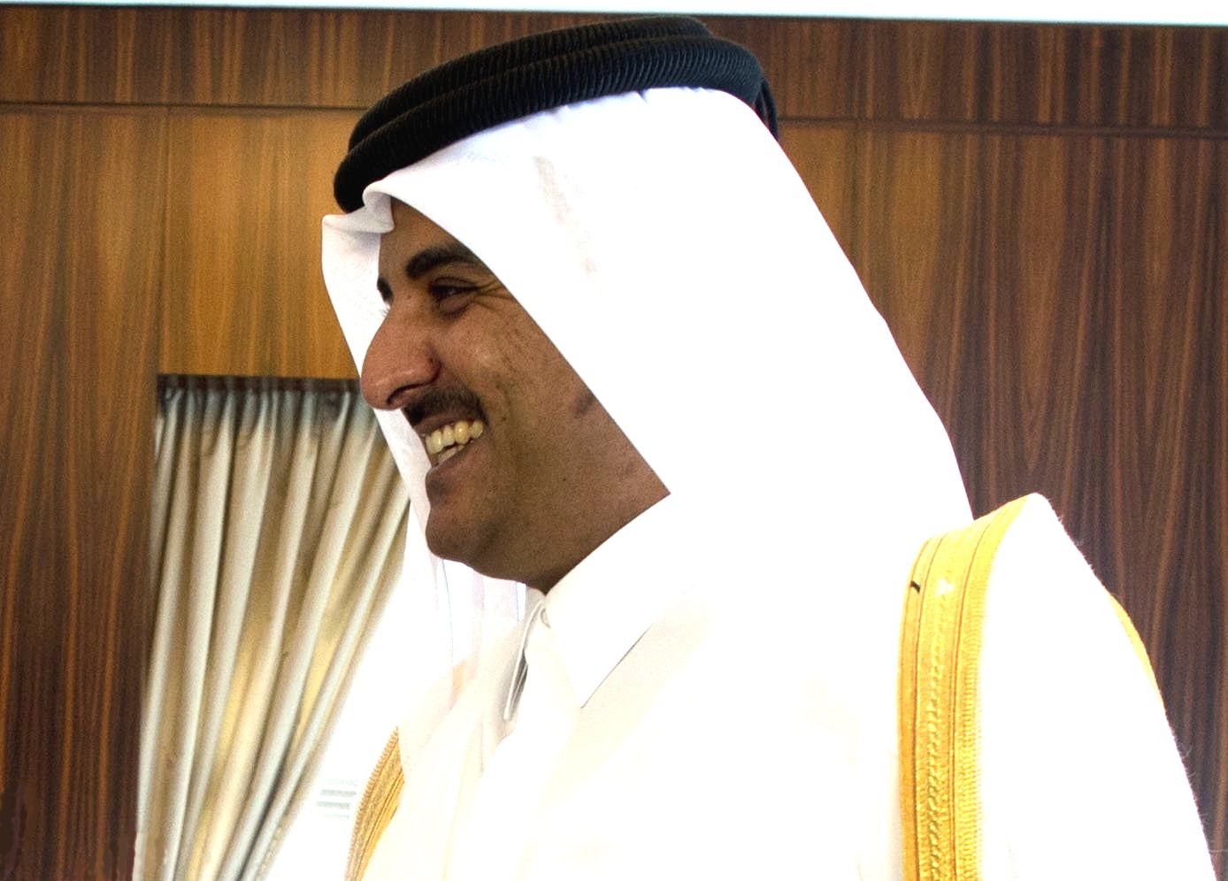 Tamim bin Hamad Al Thani; Porträtausschnitt aus einer Aufnahme von 2013. Erin A. Kirk-Cuomo / Wikimedia Commons. Via Wikimedia Commons. Kontextporträt; Bearbeitungsdatum der Dateiseite 11.04.2014. Lizenzprüfung: 2026-09-26. Tamim bin Hamad Al Thani; Porträtausschnitt aus einer Aufnahme von 2013. Erin A. Kirk-Cuomo / Wikimedia Commons. Via Wikimedia Commons. Kontextporträt; Bearbeitungsdatum der Dateiseite 11.04.2014. Lizenzprüfung: 2026-09-26.